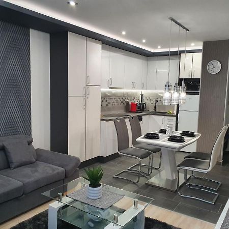 Devai-Lux Apartman Sarvar Exterior photo