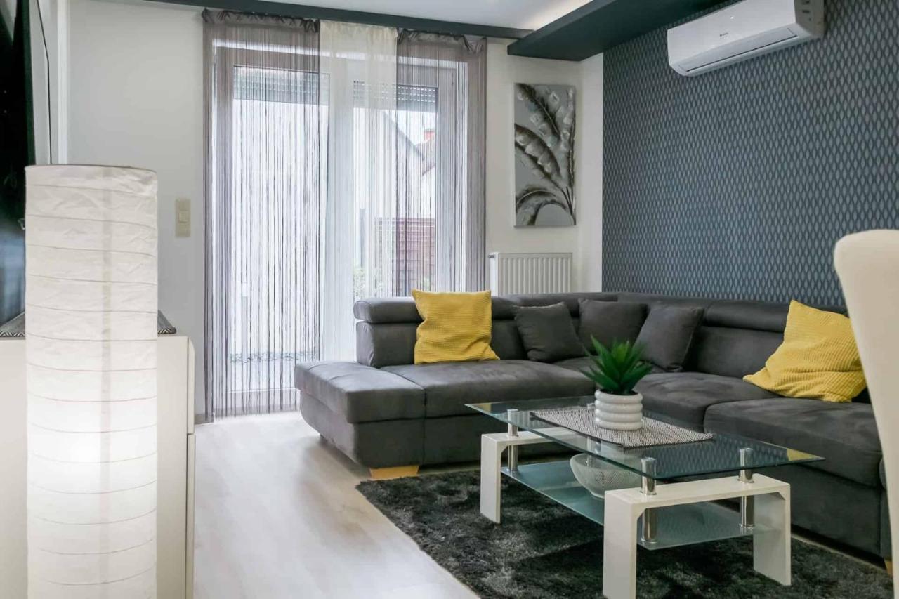 Devai-Lux Apartman Sarvar Exterior photo